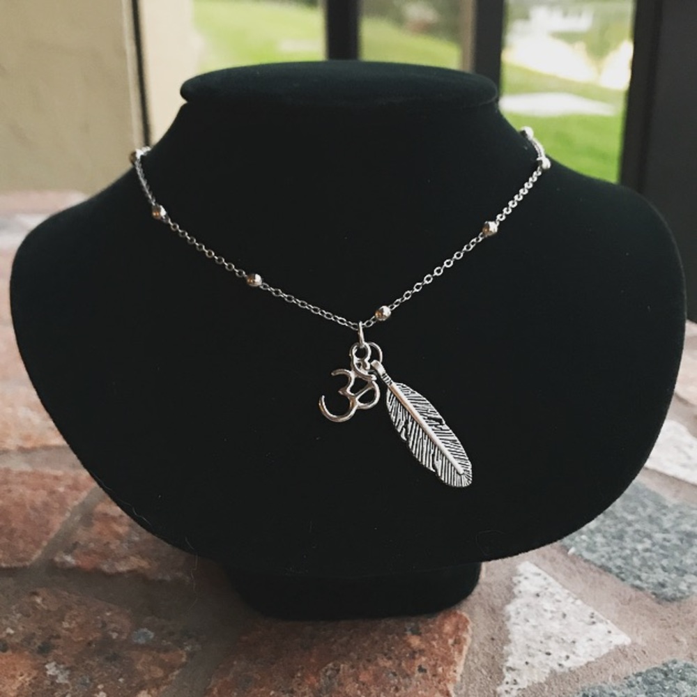 🔴SALE ! om sign & leaf charm steel chain necklace - Picture 8 of 11
